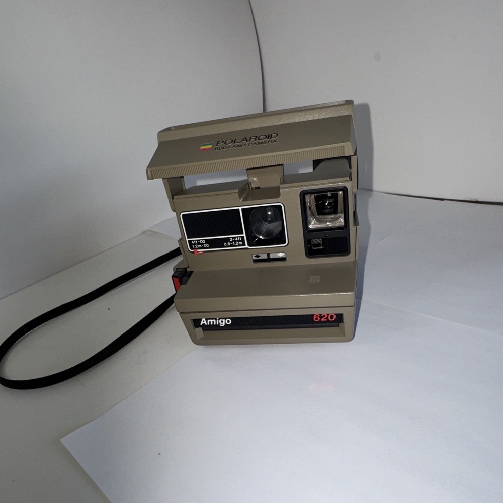 Polaroid Amigo 620 Vintage Instant 600 Land Camera, Beige